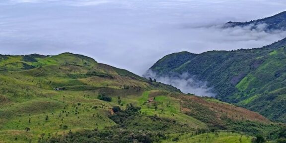 S Kačkou na Cotopaxi, Baños i do Amazonie