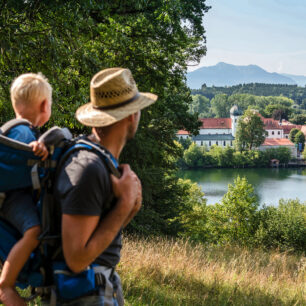 Seeon-Seebruck: Vyhlídka na klášter Seeon © DZT/Günter Standl