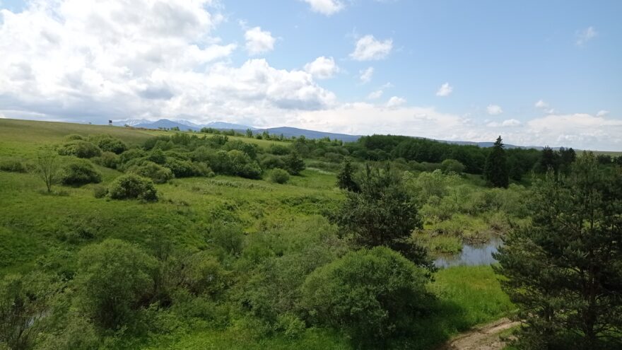 Krajina Oravy se Západními Tatrami v pozadí