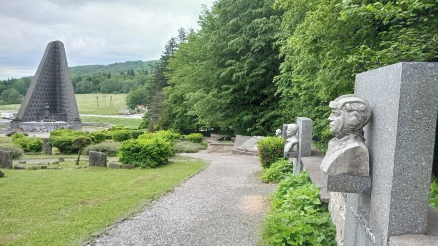 Památník na mýtické Dukle