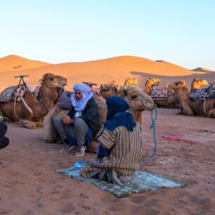 Marocký čas má svůj vlastní rytmus. Nemá cenu do něj „šťourat“.