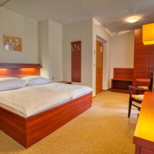 SOUTĚŽ: Bouda Máma a Pecký pivovar: hory, wellness i pivo s duší Krkonoš