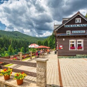 SOUTĚŽ: Bouda Máma a Pecký pivovar: hory, wellness i pivo s duší Krkonoš