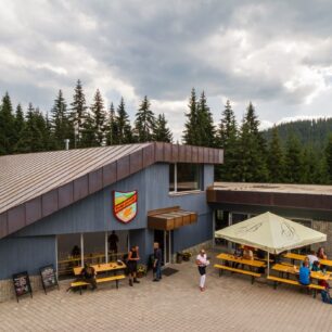 SOUTĚŽ: Bouda Máma a Pecký pivovar: hory, wellness i pivo s duší Krkonoš