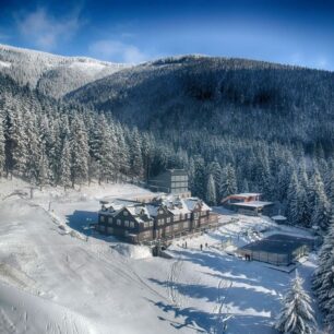 SOUTĚŽ: Bouda Máma a Pecký pivovar: hory, wellness i pivo s duší Krkonoš