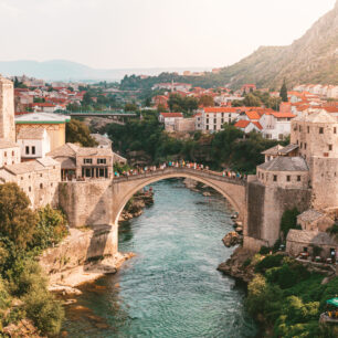 Typický výhled na Mostar.