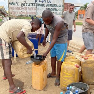 FILIP VÍTEK: Afrika – Do pekla a zase zpátky