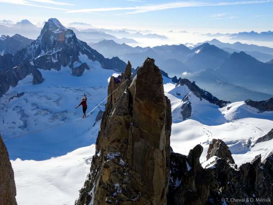 DANNY MENŠÍK: Obří lajna