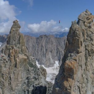 DANNY MENŠÍK: Obří lajna
