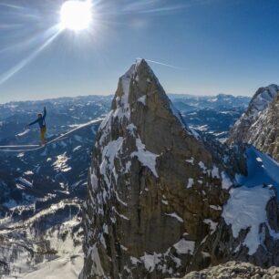 DANNY MENŠÍK: Obří lajna