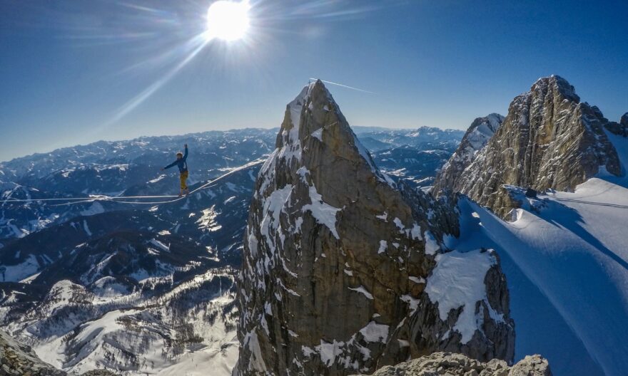 DANNY MENŠÍK: Obří lajna