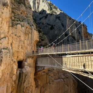 Celý přechod zabere většině lidí 3–4 hodiny