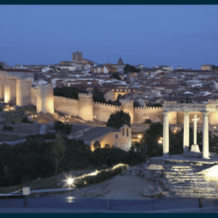 Ávila: město za hradbami. Zdroj: Turespaña
