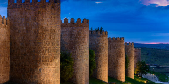 Castilla y León: kamenné hrady, dávné civilizace a zelené údolí Tiétar