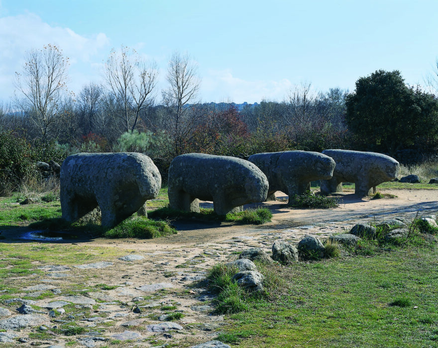 Toros de Guisando – čtyři monumentální kamenné sochy býků. Zdroj: Turespaña