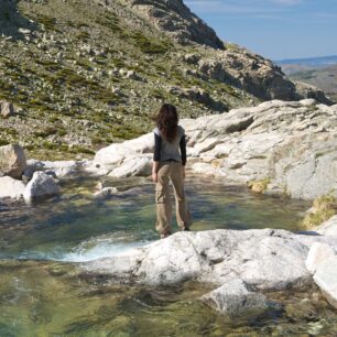 Sierra de Gredos: kamenné srdce Ávily pod vrcholem Almanzoru