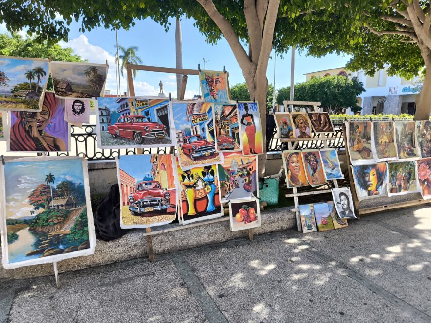 Pouliční prodej obrazů místního malíře