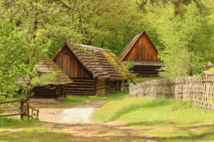 Sanok, skanzen, karpatská vesnička