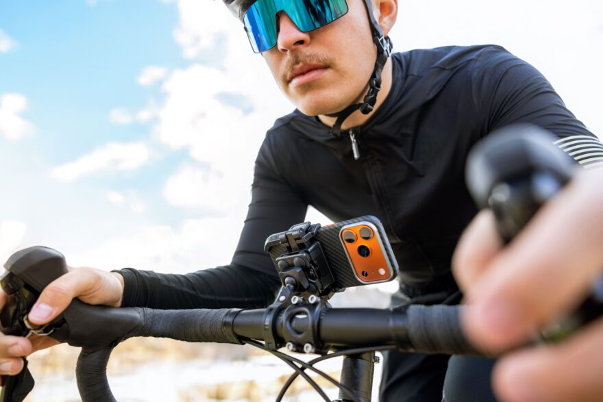 FIXED Bikee Anti-Shock držák na kolo a motorku, který ustojí i rozbitou šotolinu