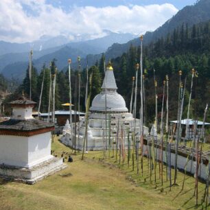 Chendebji chorten - Tronsa