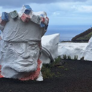 Symbol a pomník na počest největších slavností na El Hierru. Zdroj: Zuzana Churanová