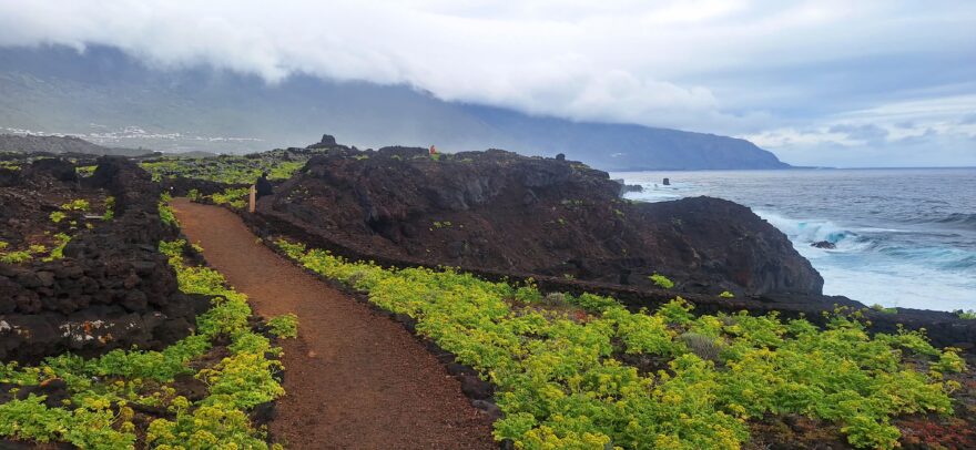 El Hierro a krásná lávová pěší stezka podél pobřeží. Zdroj: Zuzana Churanová