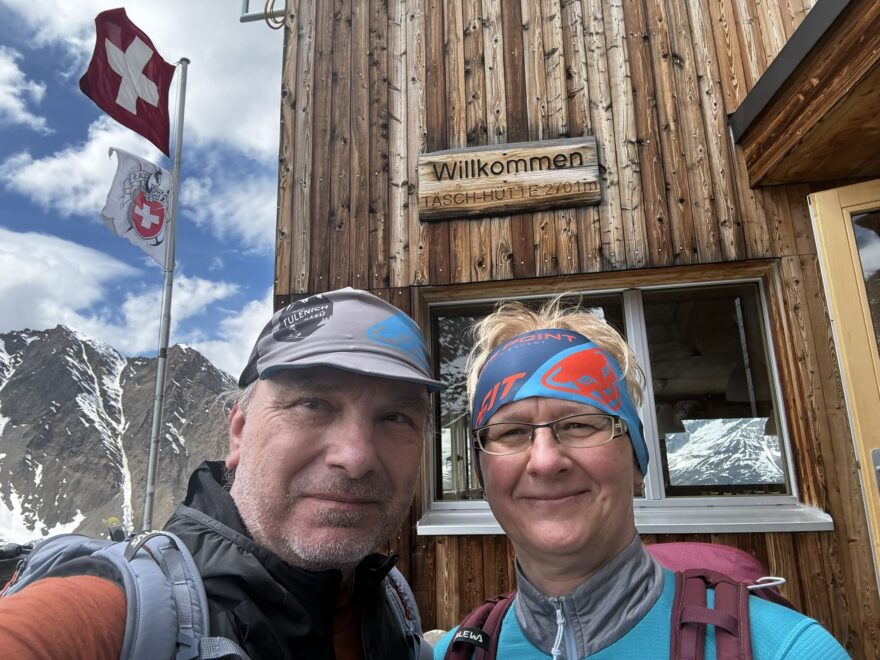 Na chatě Täschhütte, (2.701 m)