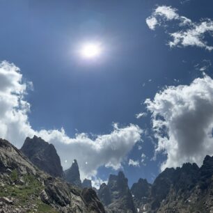Pohled na Monte Cinto (2.706 m) od Haut Asco