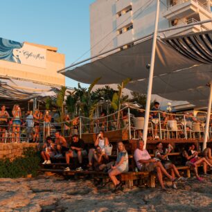 Slavné Cafe del Mar. Foto: Michal Kroužel
