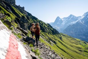 Bernský Oberland: Od vodopádů v Lauterbrunnenu až na střechu Evropy