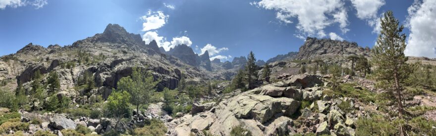 Pohled na Monte Cinto (2.706 m) od Haut Asco