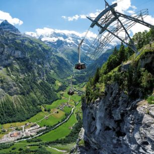 Lanovka ze Stechelbergu do Mürrenu je nejstrmější na světě