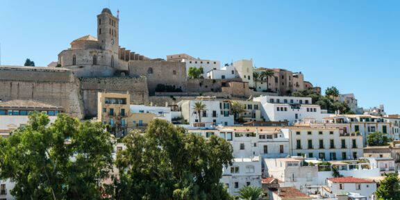Ibiza jinak: ostrov hippies, starých tradic a chutí Středomoří
