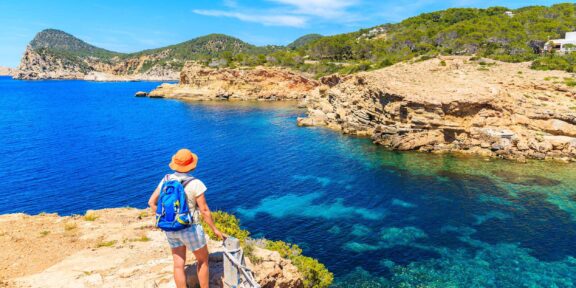 Ibiza jinak: pěšky a na kole za divočejší tváří ostrova