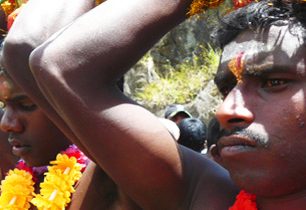 Srí Lanka: Rituály života a smrti tajemných Veddů
