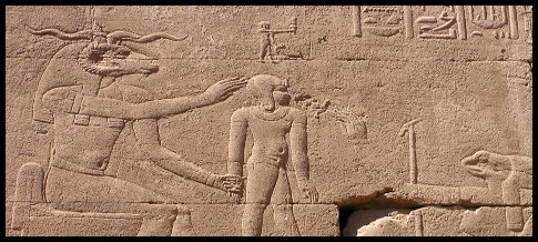 Za tajemstvím Hathořina chrámu aneb i v Egyptě najdete místa skrytá davům