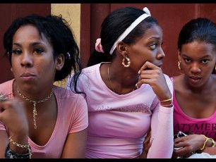 Stehýnko nebo křidýlko? Sexuální turistika včera, dnes a zítra