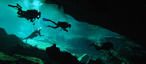 Stovky soch na dně oceánu. Největší podmořská galerie na světě