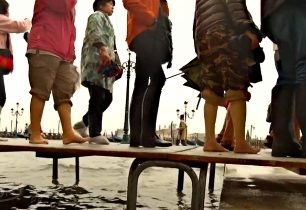 VIDEO: S podzimem přichází do Benátek opět povodně. Přinášejí obavy i romantiku!