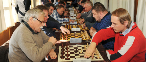 Šachový vlak: Vydejte se na cestu Evropou a čas si kraťte šachovým turnajem