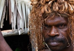 NEKONEČNÁ SOUTĚŽ: Proč ten uhrančivý pohled sličného Papuánce?SOUTĚŽ UKONČENA