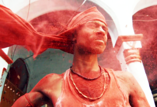 VIDEO: Zpomalené záběry z indického svátku barev Holi