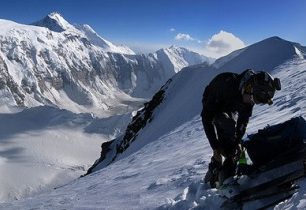 Skialpinistická expedice Pamír 2014: sjezd Pik Četyrjoch (6230 m)
