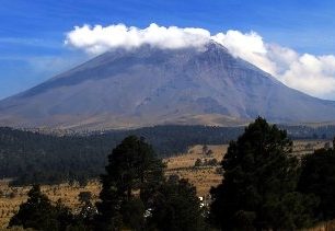 Popocatépetl, mexický jazykolam opředený legendami