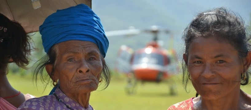 Člověk v tísni v Nepálu rozdává tisíce plachet, provizorní přístřeší poskytne 6200 rodinám