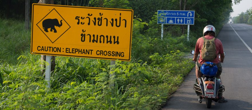 VespaExpedition: Tuktuk s Vespou míří do Barmy