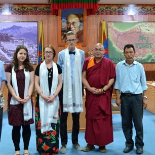 Tashi Delek u vrcholných tibetských představitelů – návštěva tibetského parlamentu
