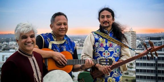 Tibetský zpěvák Techung s kapelou míří opět do Prahy