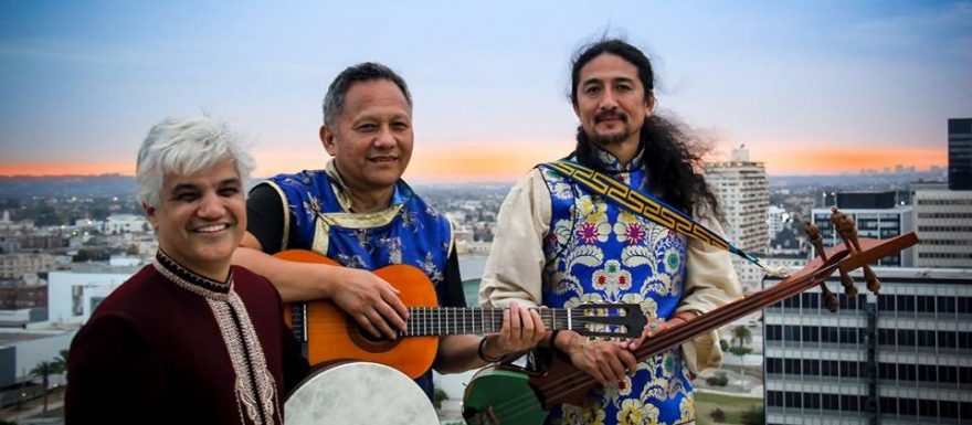 Tibetský zpěvák Techung s kapelou míří opět do Prahy