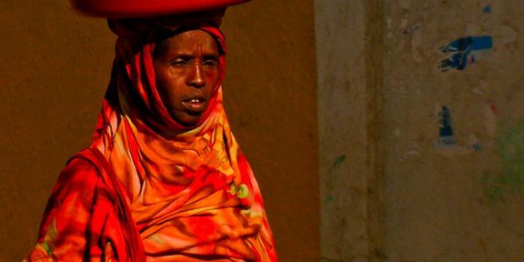 Etiopie: Večerní dýchánek s hyenami v ulicích města Harer aneb jaký je pocit krmit zvíře s nejsilnějším stiskem čelistí